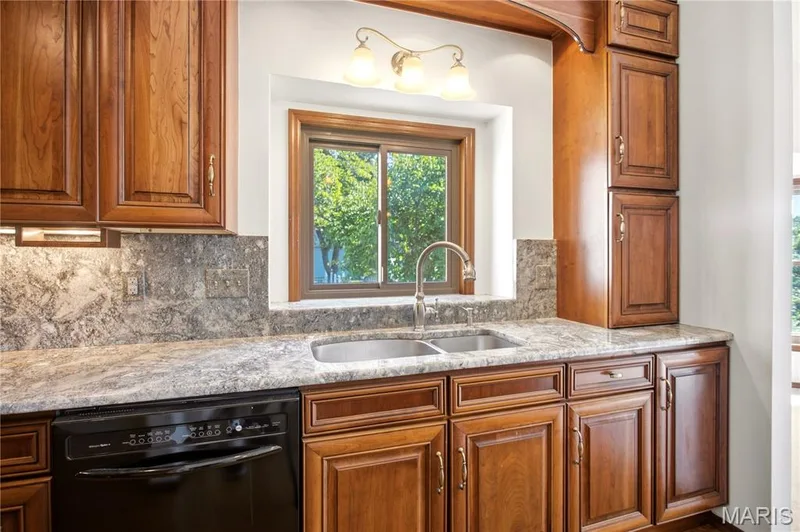 Solid maple cabinets — 2 Rockwood Forest Glen, Wildwood, MO 63025