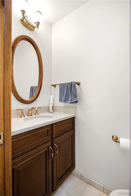 Main level half bath. — 2 Rockwood Forest Glen, Wildwood, MO 63025