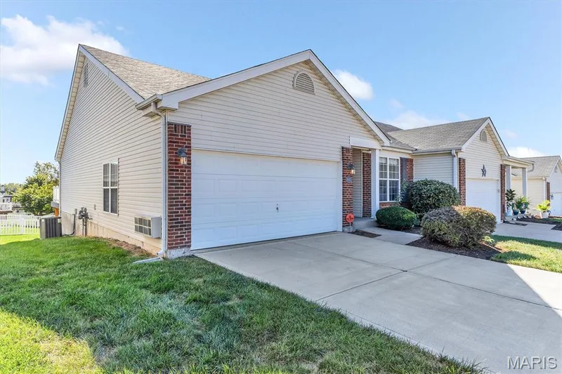 447 Angelique Place, St Charles, MO 63303 — listing photo 2 of 48