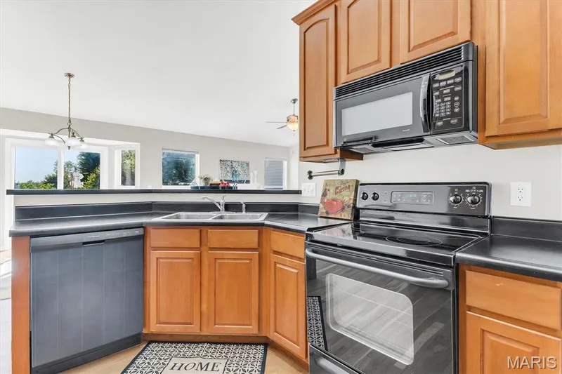 447 Angelique Place, St Charles, MO 63303 — listing photo 9 of 48