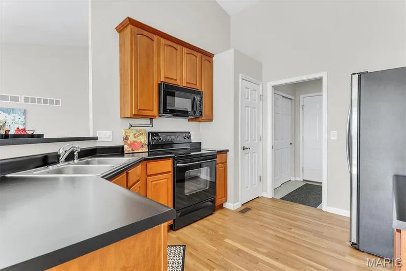 447 Angelique Place, St Charles, MO 63303 — listing photo 12 of 48