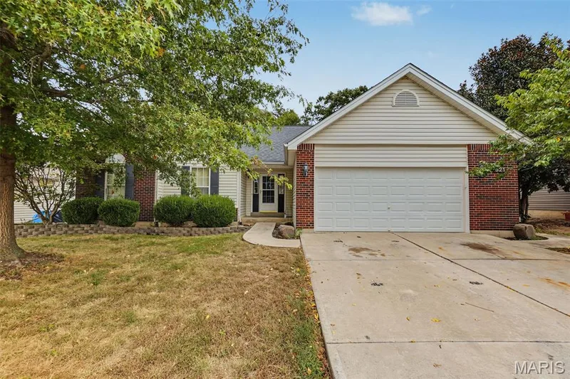 521 Sceptre Road, Wentzville, MO β listing photo 1