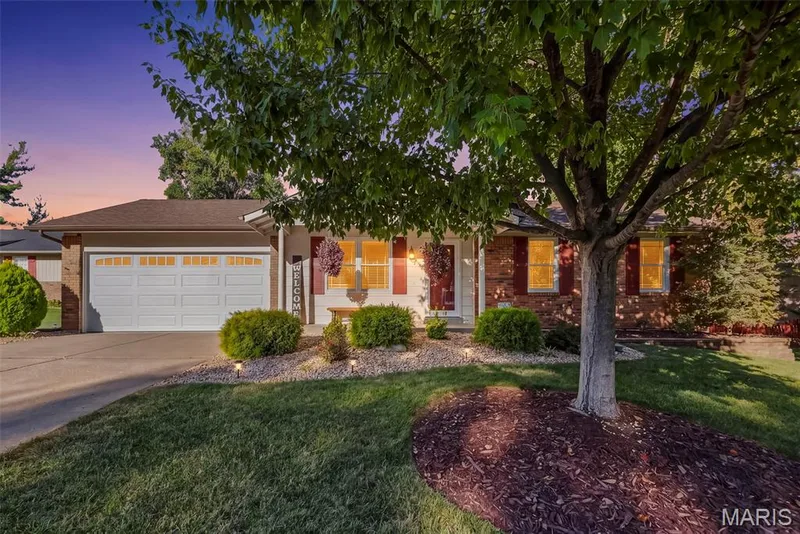 7 Teak Court, St Peters, MO — listing photo 1