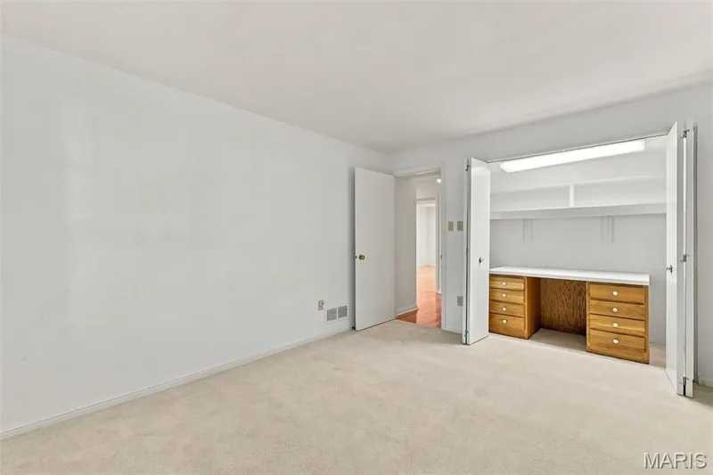 14033 Baywood Villages Drive, Chesterfield, MO 63017 — listing photo 31 of 57