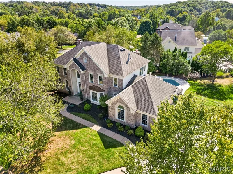 17915 White Robin Court, Chesterfield, MO 63005 — listing photo 3 of 75