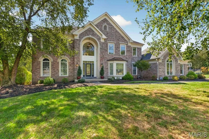 17915 White Robin Court, Chesterfield, MO — listing photo 1