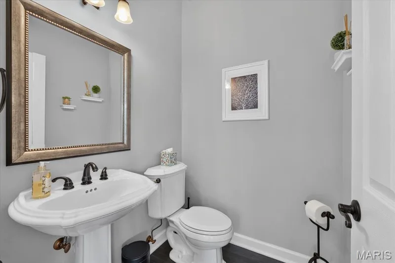 17915 White Robin Court, Chesterfield, MO 63005 — listing photo 19 of 72