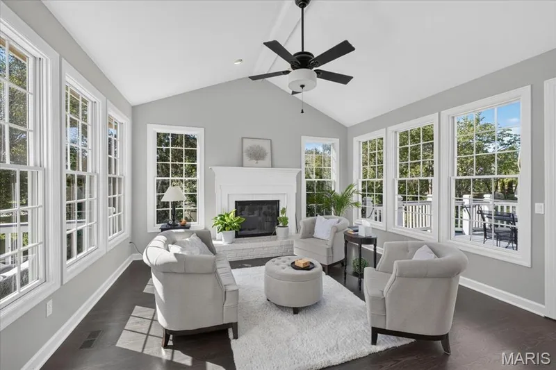 17915 White Robin Court, Chesterfield, MO 63005 — listing photo 27 of 72