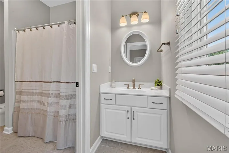 17915 White Robin Court, Chesterfield, MO 63005 — listing photo 42 of 72