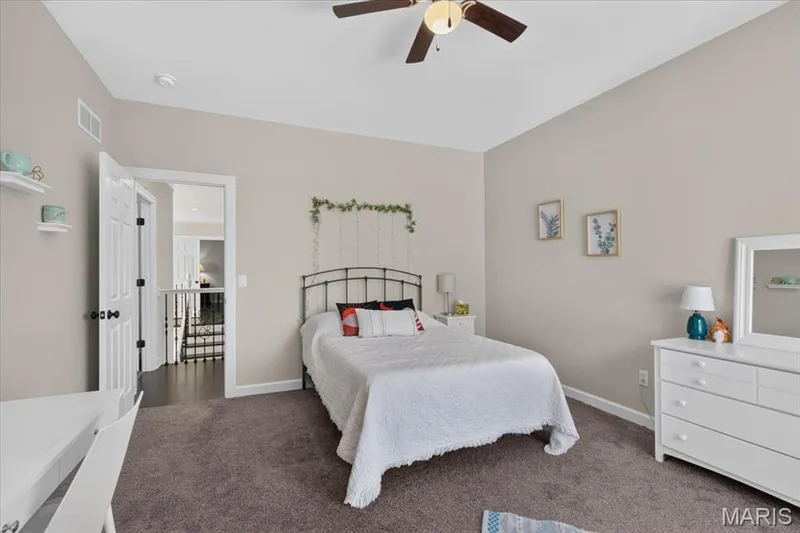 17915 White Robin Court, Chesterfield, MO 63005 — listing photo 44 of 72