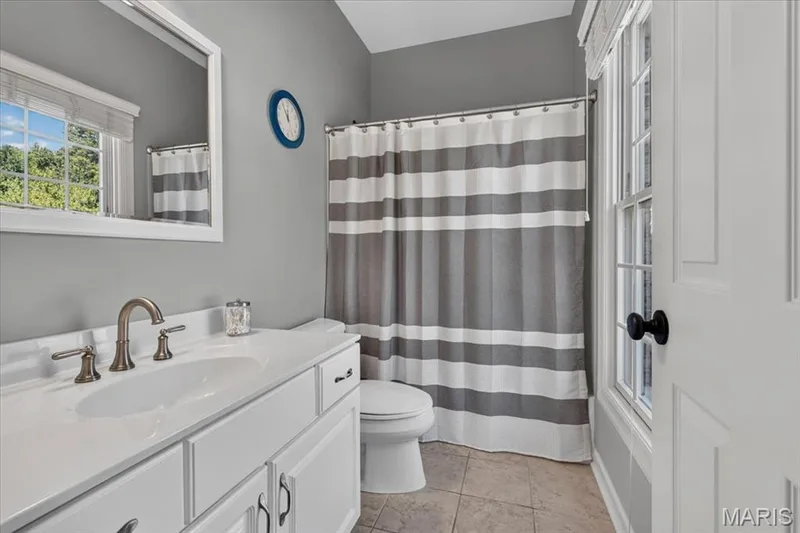 17915 White Robin Court, Chesterfield, MO 63005 — listing photo 46 of 72