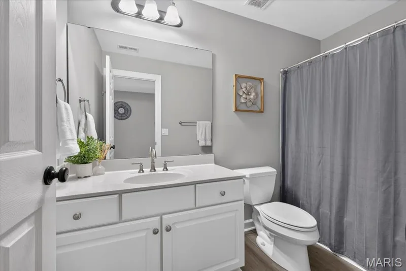 17915 White Robin Court, Chesterfield, MO 63005 — listing photo 57 of 72