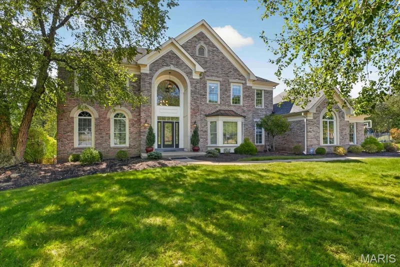 17915 White Robin Court, Chesterfield, MO β listing photo 1