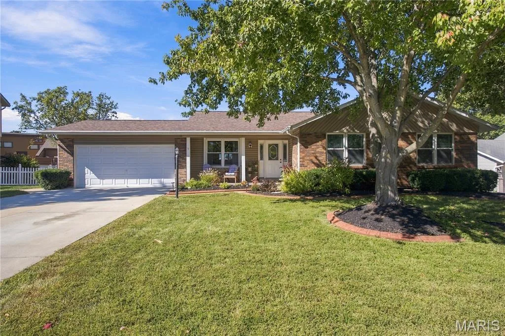 Welcome to 733 Cedar Glen Drive — 733 Cedar Glen Drive, Weldon Spring, MO 63304