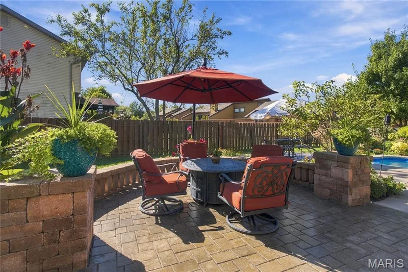 Conversation areas — 733 Cedar Glen Drive, Weldon Spring, MO 63304