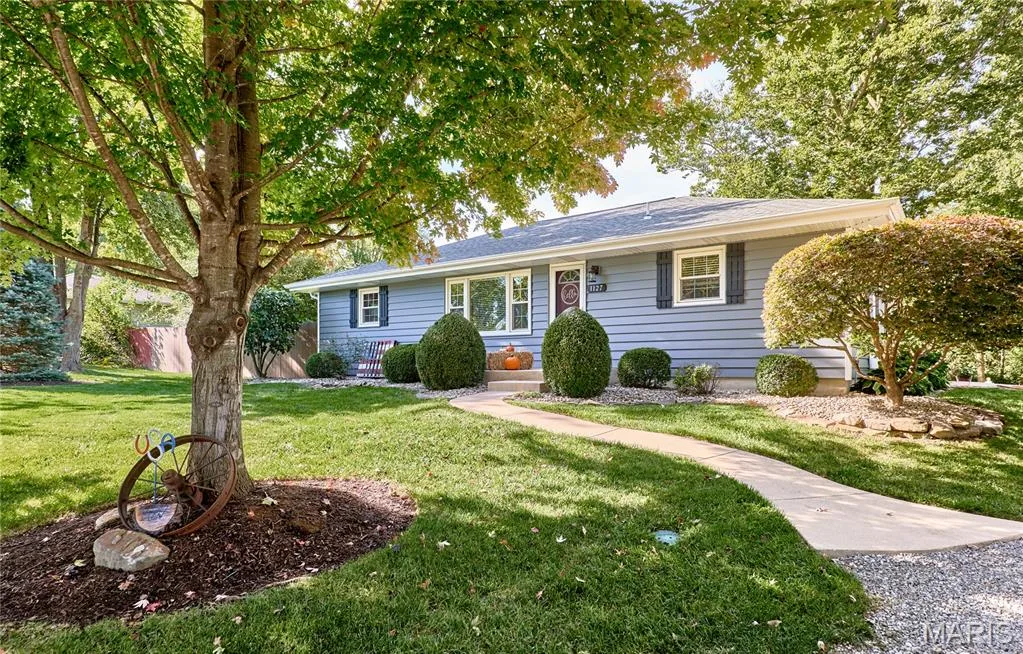 1127 Caulks Hill Road, St Charles, MO 63304 — listing photo 1 of 28