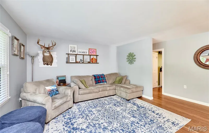 1127 Caulks Hill Road, St Charles, MO 63304 — listing photo 6 of 28