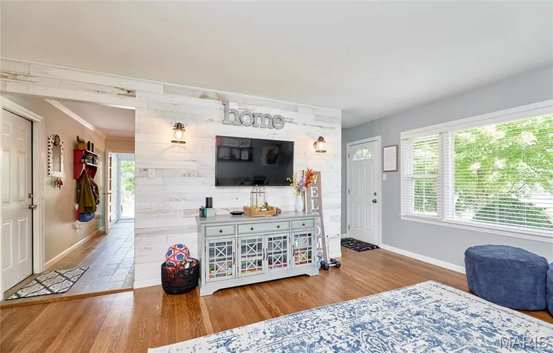 1127 Caulks Hill Road, St Charles, MO 63304 — listing photo 7 of 28