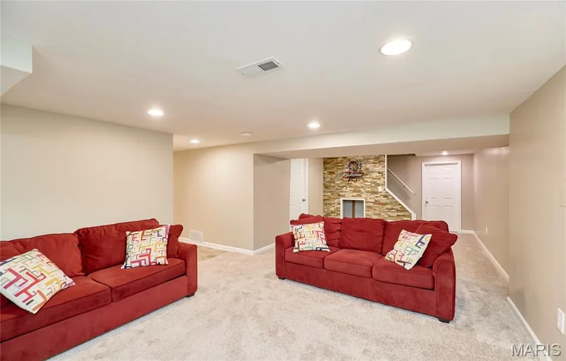 1127 Caulks Hill Road, St Charles, MO 63304 — listing photo 18 of 28