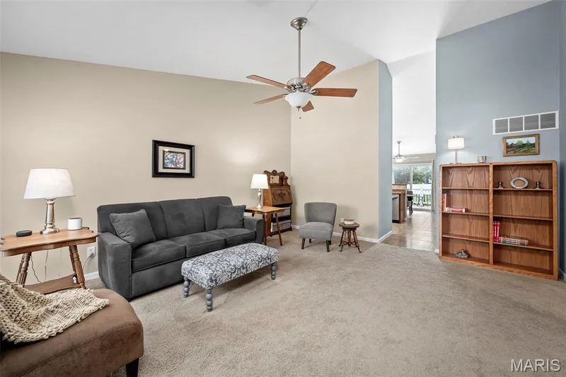 Vaulted ceilings, Lighted ceiling fan. — 17 Belmonte Court, Lake St. Louis, MO 63368