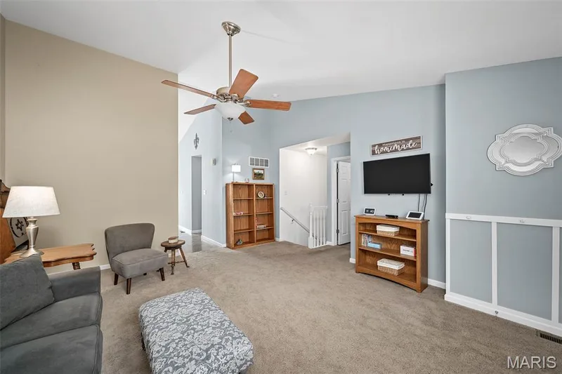 17 Belmonte Court, Lake St. Louis, MO 63368 — listing photo 4 of 42