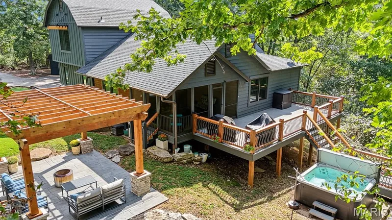 4 Wolf Trail Court, Defiance, MO 63341 — listing photo 3 of 43