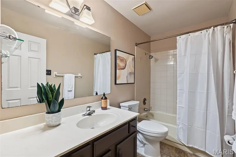 4 Wolf Trail Court, Defiance, MO 63341 — listing photo 24 of 43