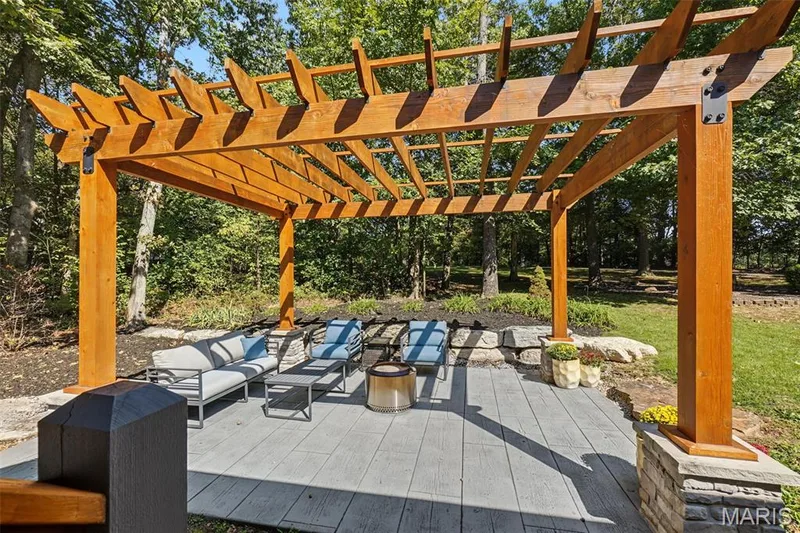 4 Wolf Trail Court, Defiance, MO 63341 — listing photo 34 of 43