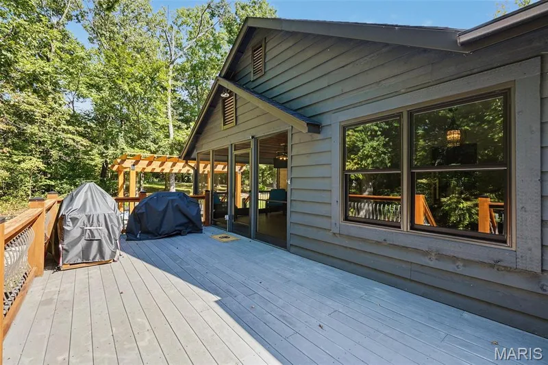 4 Wolf Trail Court, Defiance, MO 63341 — listing photo 37 of 43