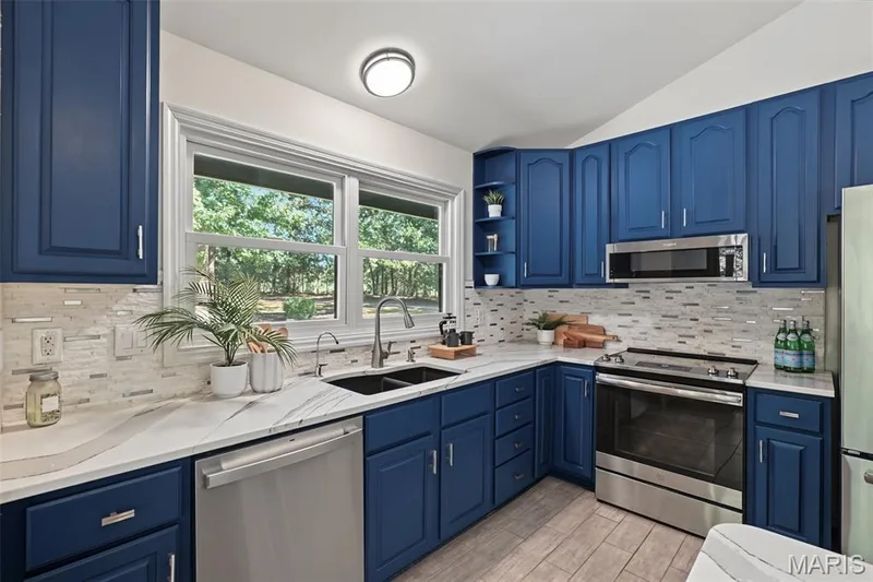 4 Wolf Trail Court, Defiance, MO 63341 — listing photo 13 of 43