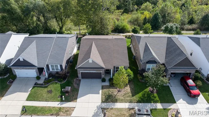 664 Wilmer Meadow Drive, Wentzville, MO 63385 — listing photo 2 of 34