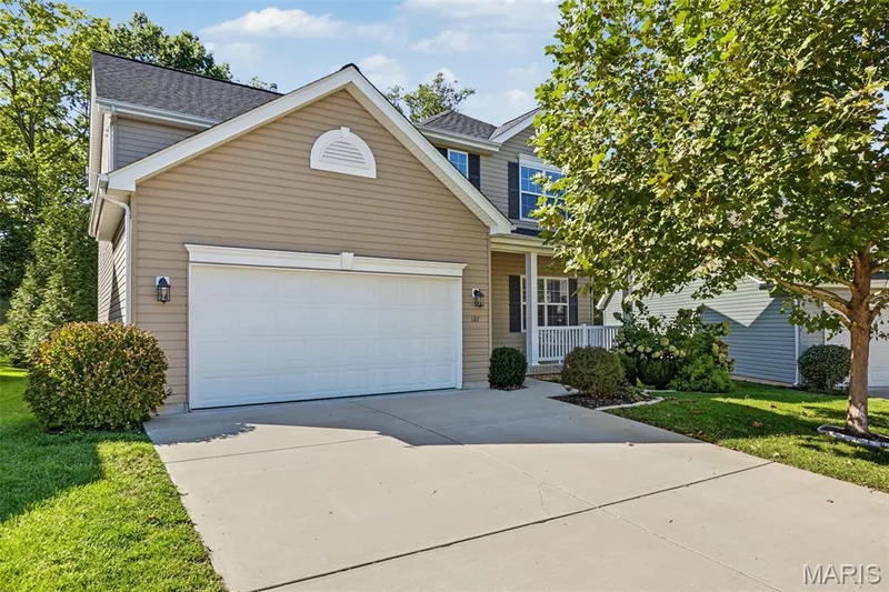 127 Cobble Road, O'Fallon, MO 63366 — listing photo 2 of 31