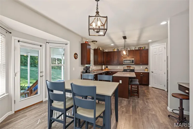 127 Cobble Road, O'Fallon, MO 63366 — listing photo 7 of 31
