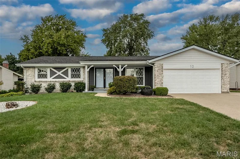12 Oakridge West Drive, St Peters, MO — listing photo 1
