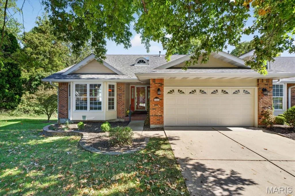 Welcome Home! :) — 15425 Braefield Drive, Chesterfield, MO 63017