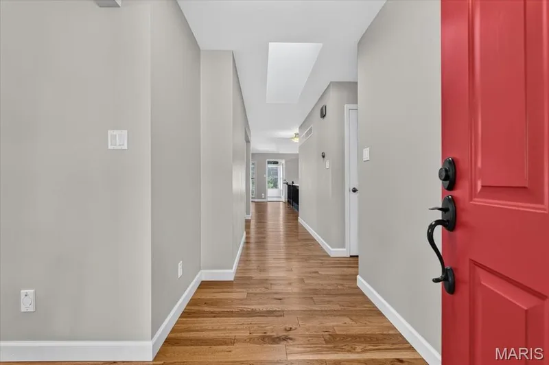 15425 Braefield Drive, Chesterfield, MO 63017 — listing photo 3 of 40