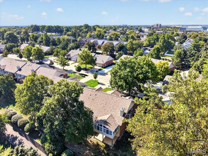 15425 Braefield Drive, Chesterfield, MO 63017 — listing photo 37 of 40