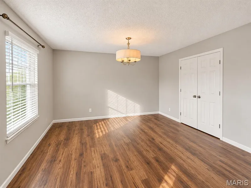 2323 Manor Grove Drive #18, Chesterfield, MO 63017 — listing photo 6 of 27