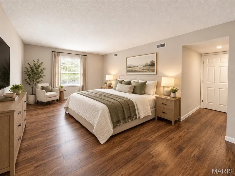 2323 Manor Grove Drive #18, Chesterfield, MO 63017 — listing photo 9 of 27
