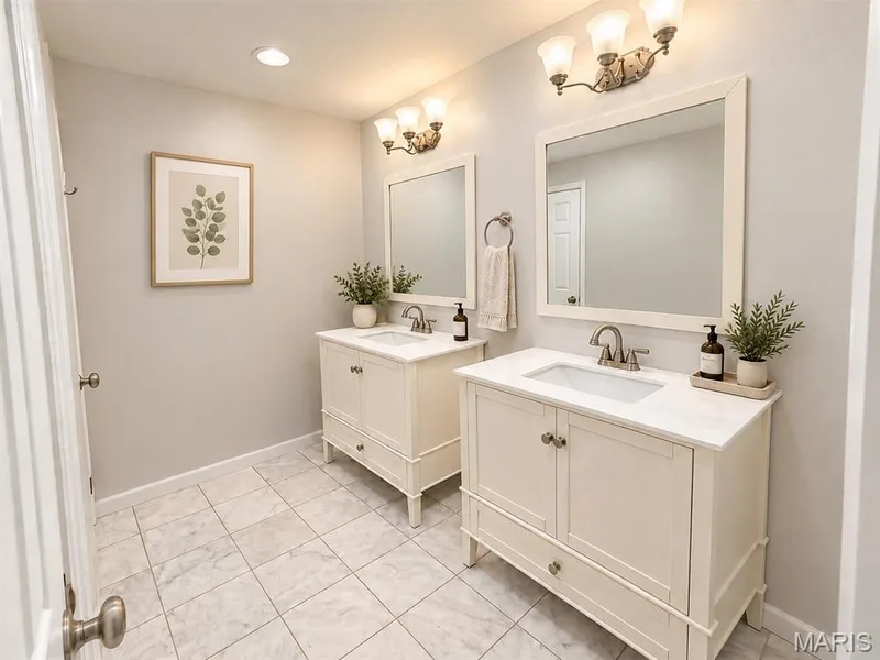 2323 Manor Grove Drive #18, Chesterfield, MO 63017 — listing photo 11 of 27