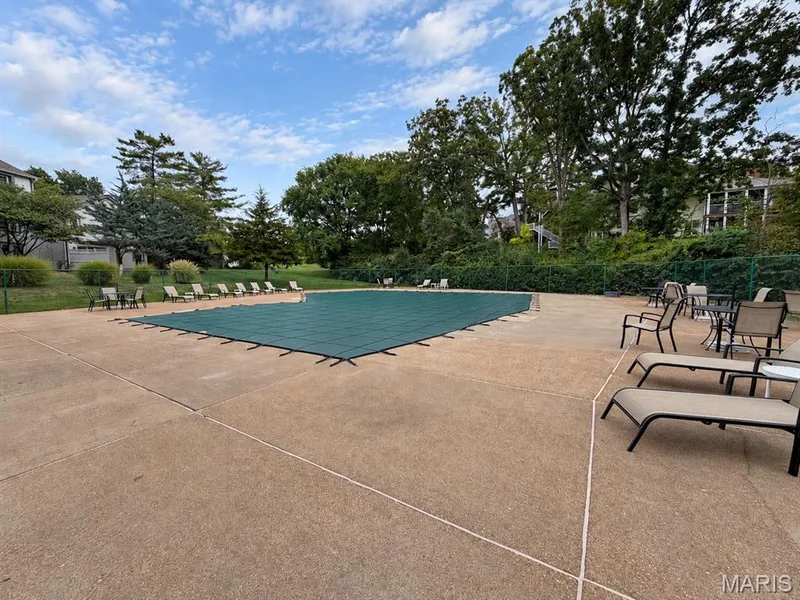 2323 Manor Grove Drive #18, Chesterfield, MO 63017 — listing photo 23 of 27