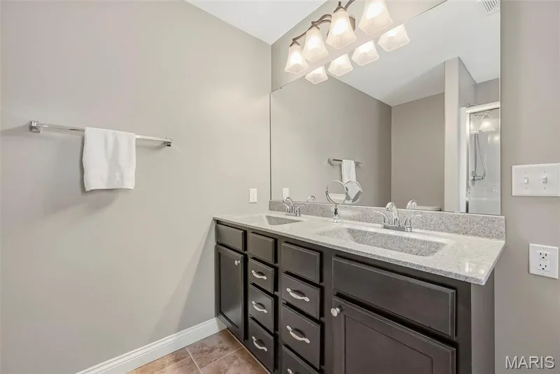 124 Prairie Bluffs Drive, Wentzville, MO 63385 — listing photo 12 of 32