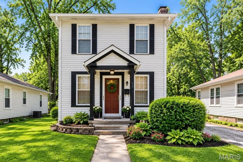 411 Adams Street, St Charles, MO — listing photo 1