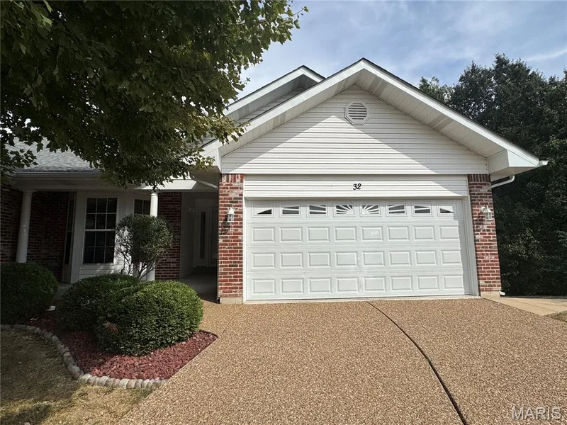 Welcome to 32 Austin Hill Court! — 32 Austin Hill Court, Wentzville, MO 63385