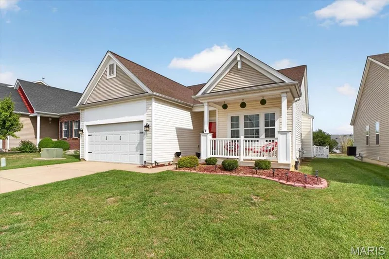 2031 Preston Woods Parkway, Lake St. Louis, MO 63367 — listing photo 3 of 43