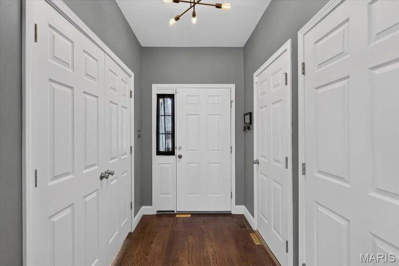 2031 Preston Woods Parkway, Lake St. Louis, MO 63367 — listing photo 5 of 43