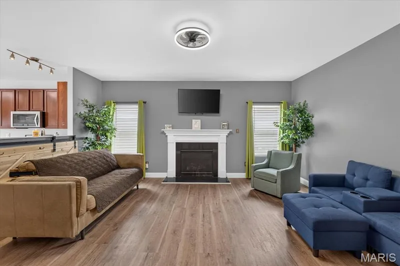 2031 Preston Woods Parkway, Lake St. Louis, MO 63367 — listing photo 7 of 43