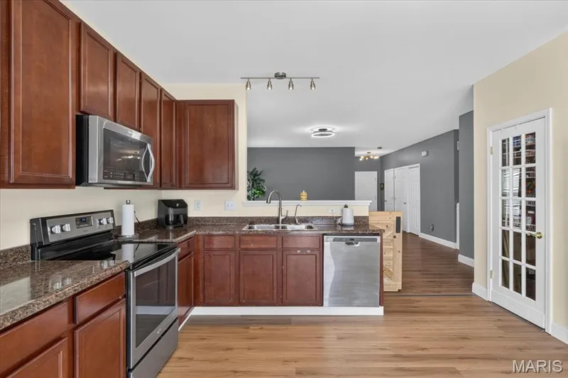 2031 Preston Woods Parkway, Lake St. Louis, MO 63367 — listing photo 12 of 43