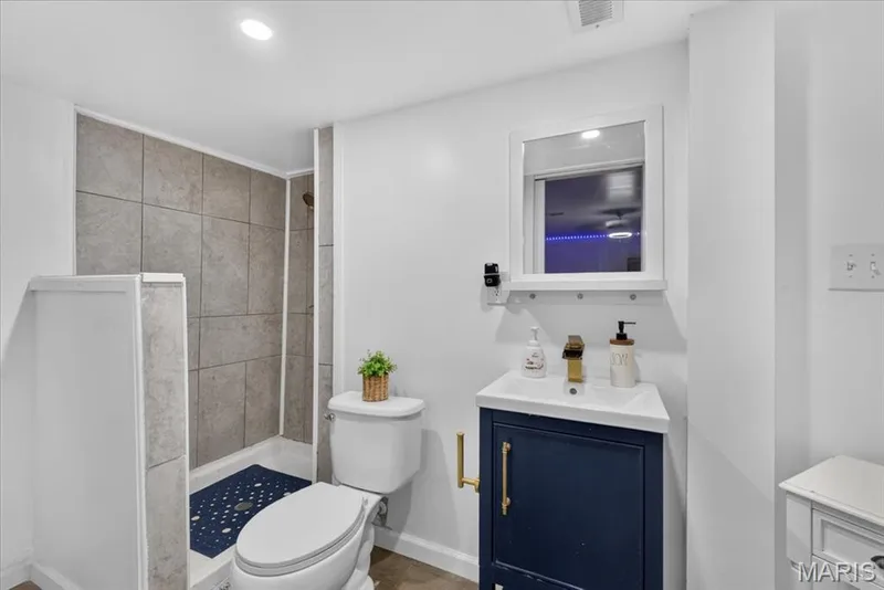 2031 Preston Woods Parkway, Lake St. Louis, MO 63367 — listing photo 33 of 43