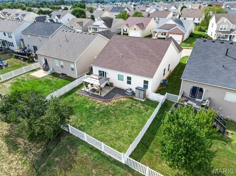 2031 Preston Woods Parkway, Lake St. Louis, MO 63367 — listing photo 36 of 43
